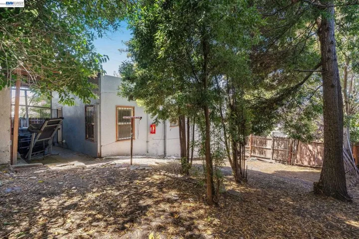 4500 San Carlos Ave, Oakland, California 94601