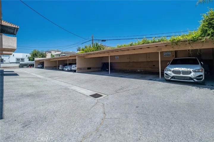 5232 Corteen 10, Valley Village, California 91607