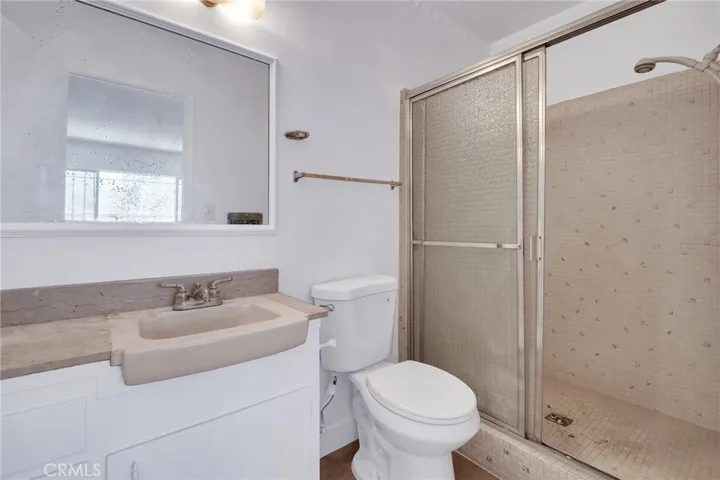 5232 Corteen 10, Valley Village, California 91607