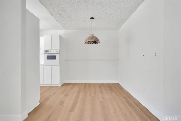5232 Corteen 10, Valley Village, California 91607