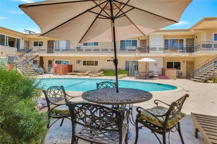 5232 Corteen 10, Valley Village, California 91607