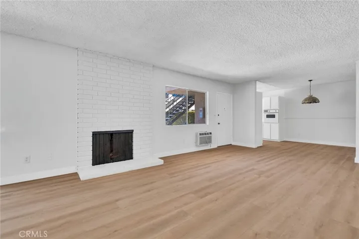 5232 Corteen 10, Valley Village, California 91607