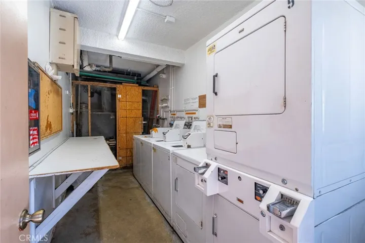 5232 Corteen 10, Valley Village, California 91607
