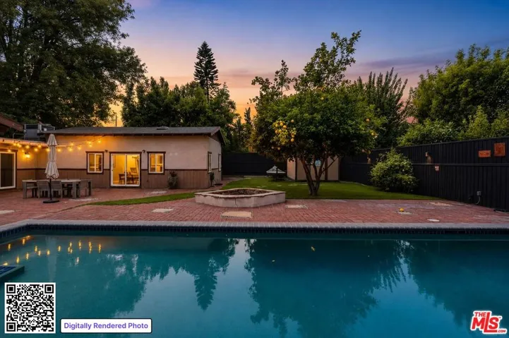 Pool/Backyard