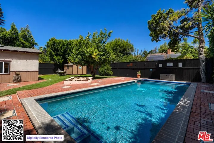 Pool/Backyard