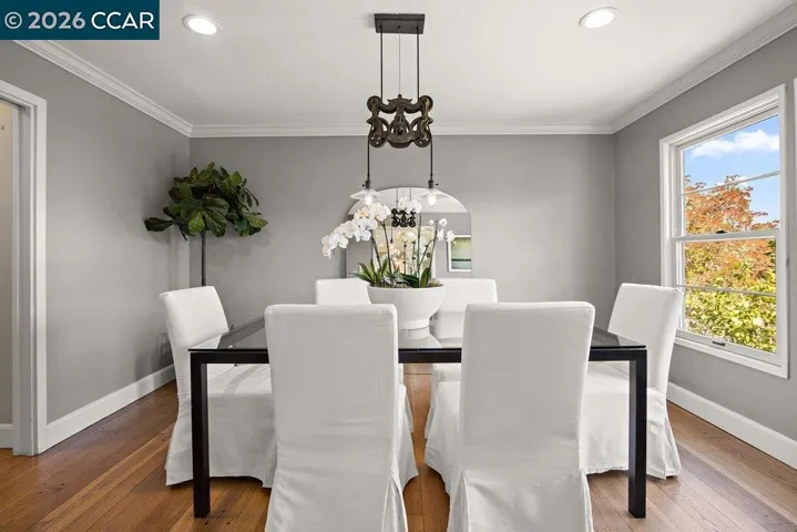 59 El Toyonal, Orinda, California 94563