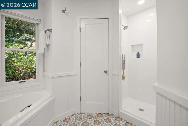 59 El Toyonal, Orinda, California 94563