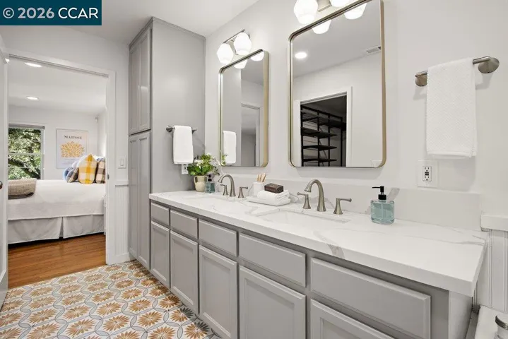 59 El Toyonal, Orinda, California 94563