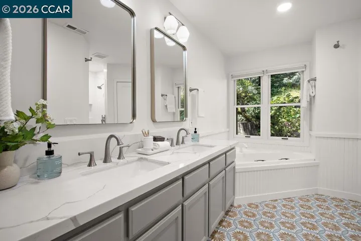 59 El Toyonal, Orinda, California 94563