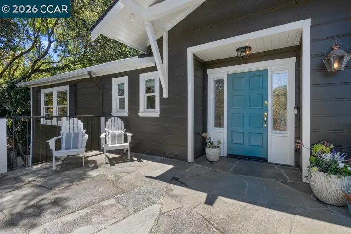 59 El Toyonal, Orinda, California 94563