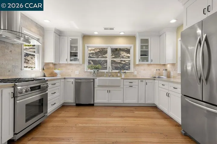 59 El Toyonal, Orinda, California 94563