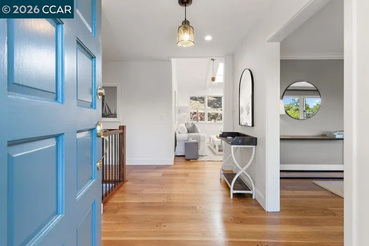 59 El Toyonal, Orinda, California 94563