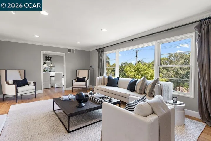 59 El Toyonal, Orinda, California 94563