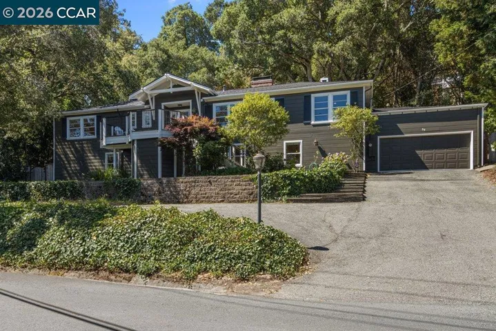 59 El Toyonal, Orinda, California 94563
