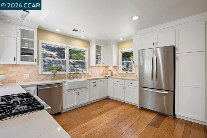 59 El Toyonal, Orinda, California 94563