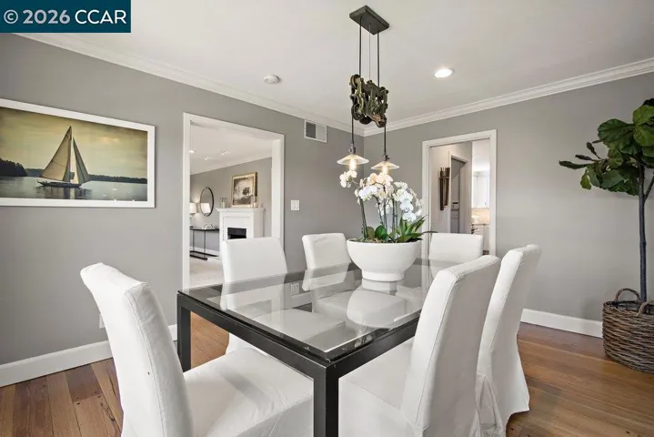 59 El Toyonal, Orinda, California 94563