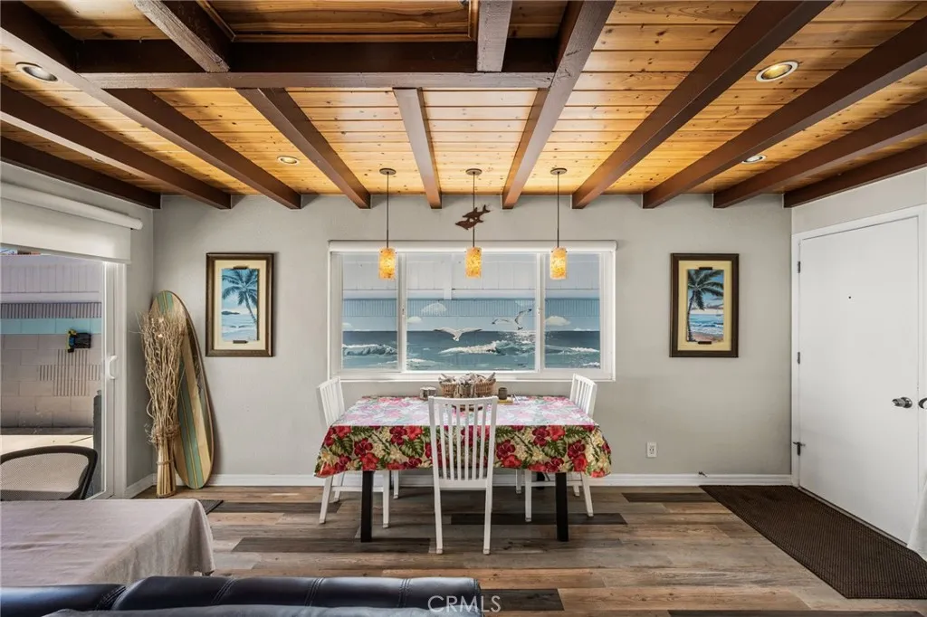 Living Room/Eating Area