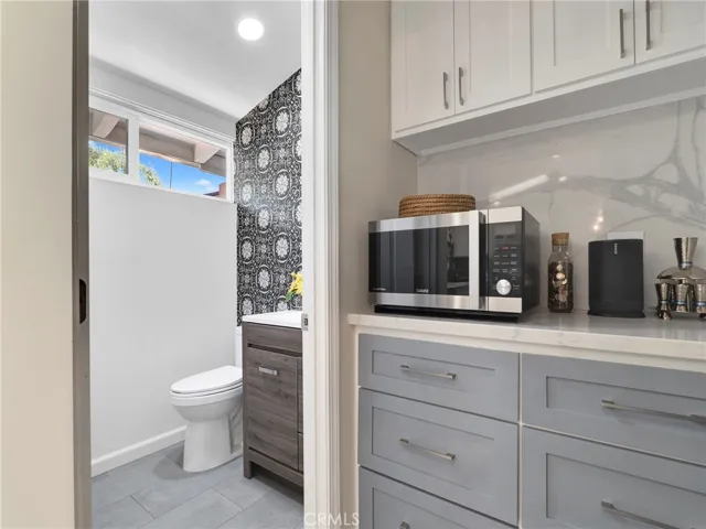 6213 Lubao, Woodland Hills, California 91367