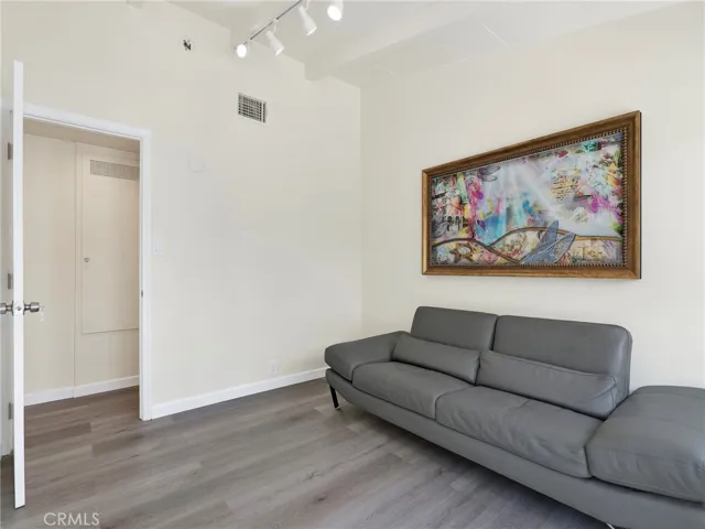 6213 Lubao, Woodland Hills, California 91367