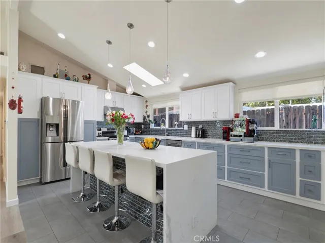 6213 Lubao, Woodland Hills, California 91367