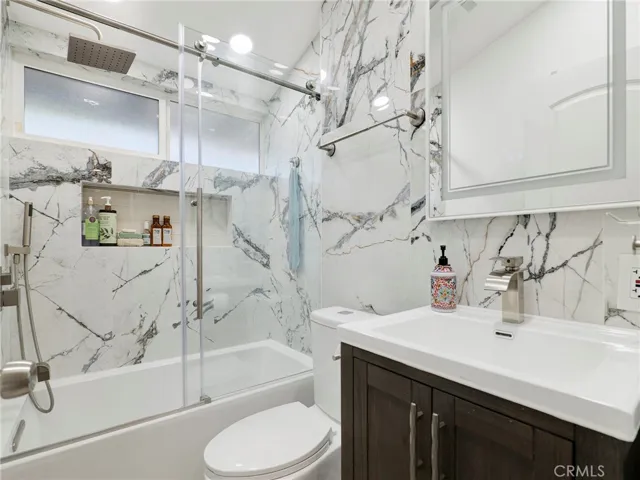 6213 Lubao, Woodland Hills, California 91367