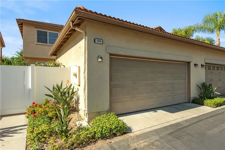 218 Kensington, Irvine, California 92606