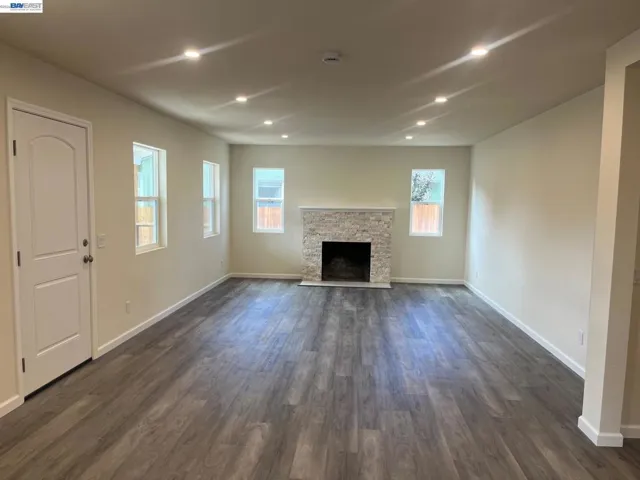 1015 Ruby Court, Santa Rosa, California 95407