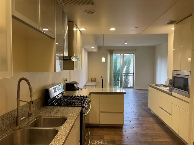 28 N 3rd B210, Alhambra, California 91801