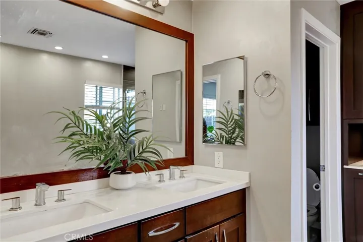 4265 Yosemite, Los Angeles, California 90065