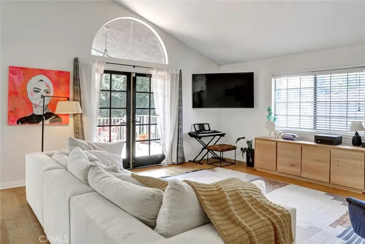 4265 Yosemite, Los Angeles, California 90065