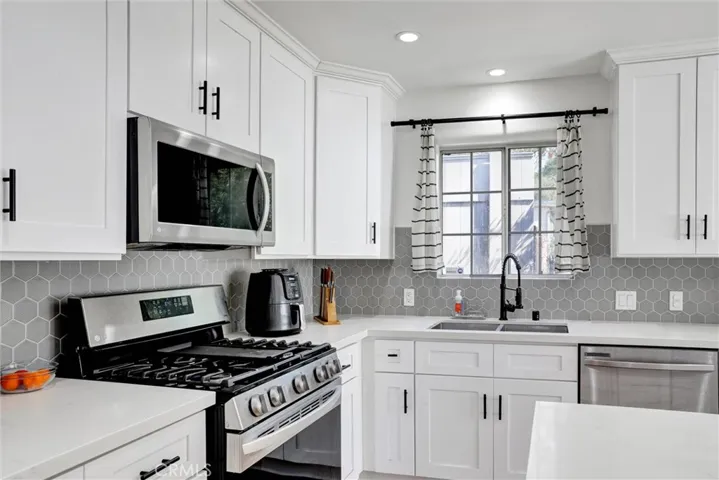 4265 Yosemite, Los Angeles, California 90065