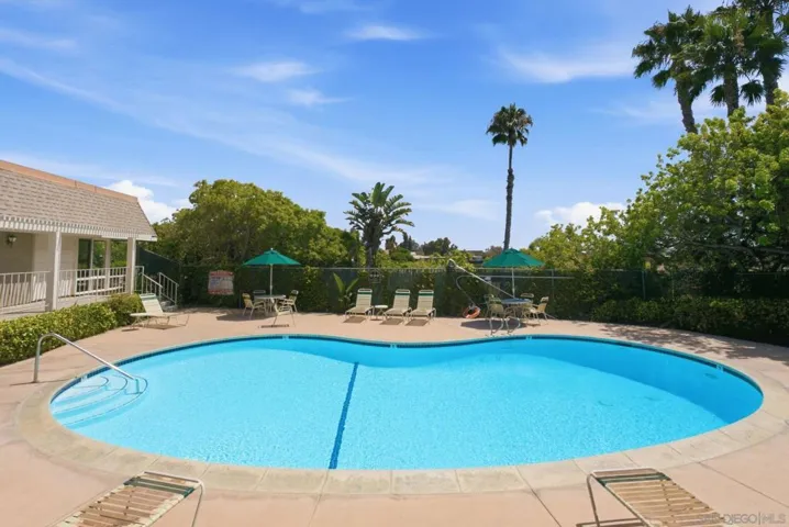 405 Requeza St H12, Encinitas, California 92024