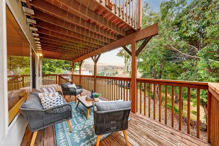 1241 Lerida Way, Pacifica, California 94044