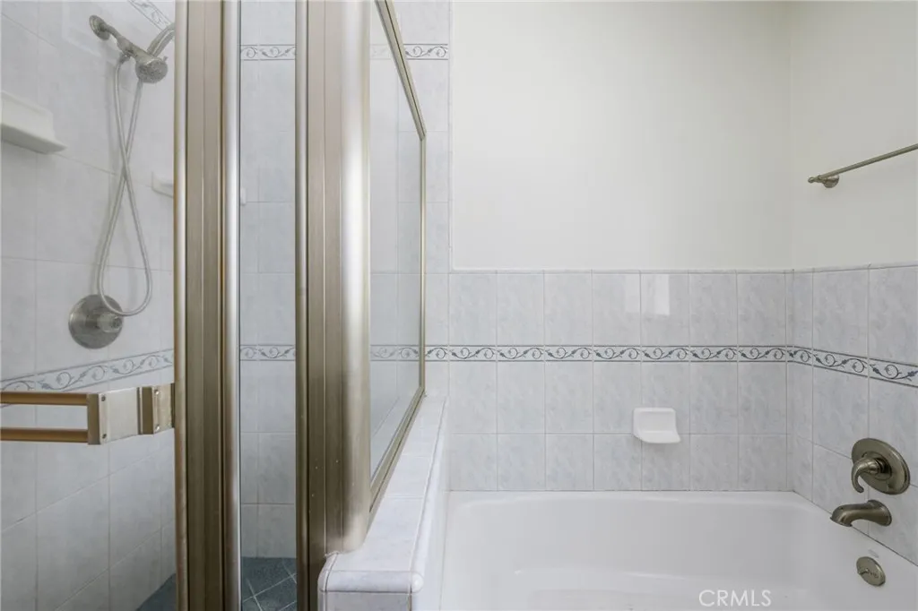 upstairs guest bathroom