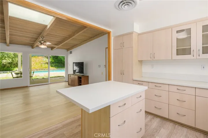 5065 Casa Drive, Tarzana, California 91356