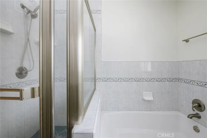 upstairs guest bathroom