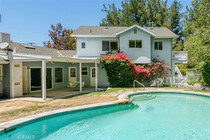 5065 Casa Drive, Tarzana, California 91356