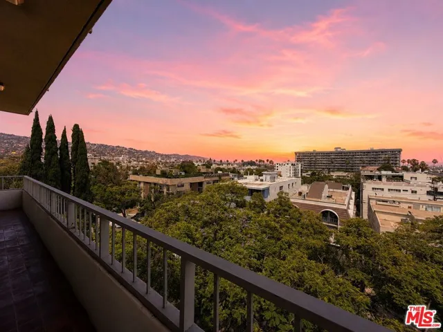 339 N Palm Drive 504, Beverly Hills, California 90210