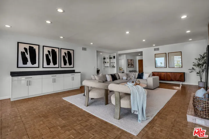 339 N Palm Drive 504, Beverly Hills, California 90210