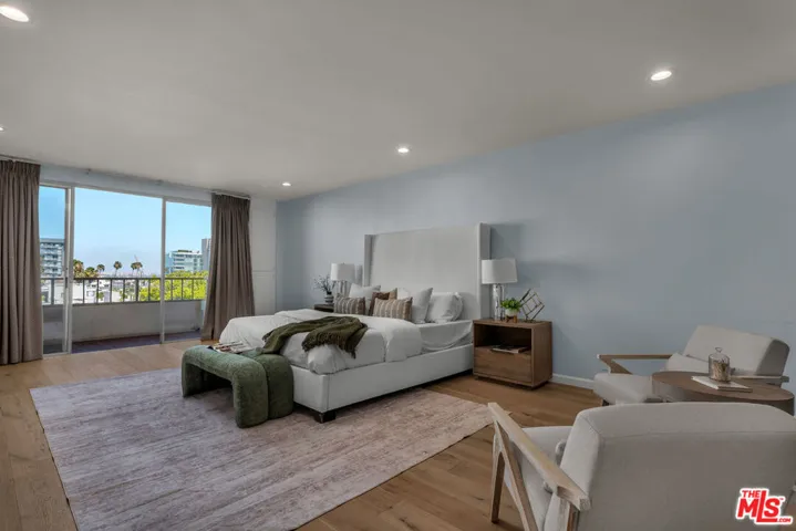 339 N Palm Drive 504, Beverly Hills, California 90210
