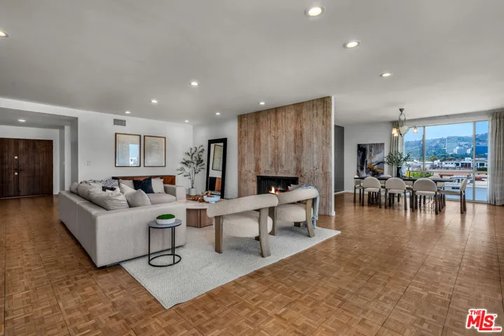 339 N Palm Drive 504, Beverly Hills, California 90210