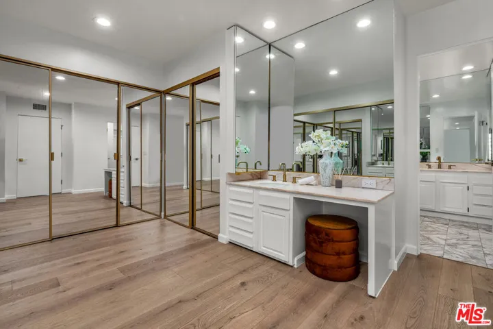 339 N Palm Drive 504, Beverly Hills, California 90210