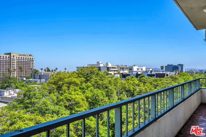 339 N Palm Drive 504, Beverly Hills, California 90210