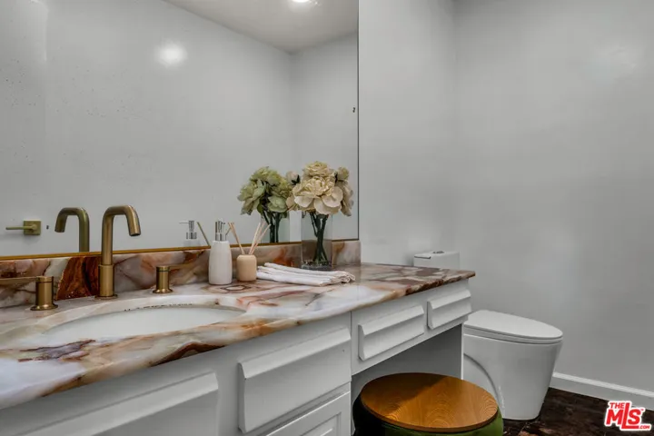 339 N Palm Drive 504, Beverly Hills, California 90210