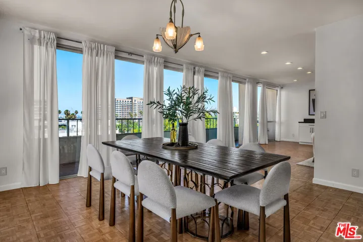 339 N Palm Drive 504, Beverly Hills, California 90210