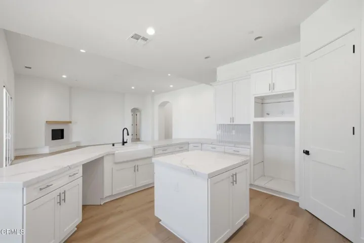 20-web-or-mls-13615-velma-pearl