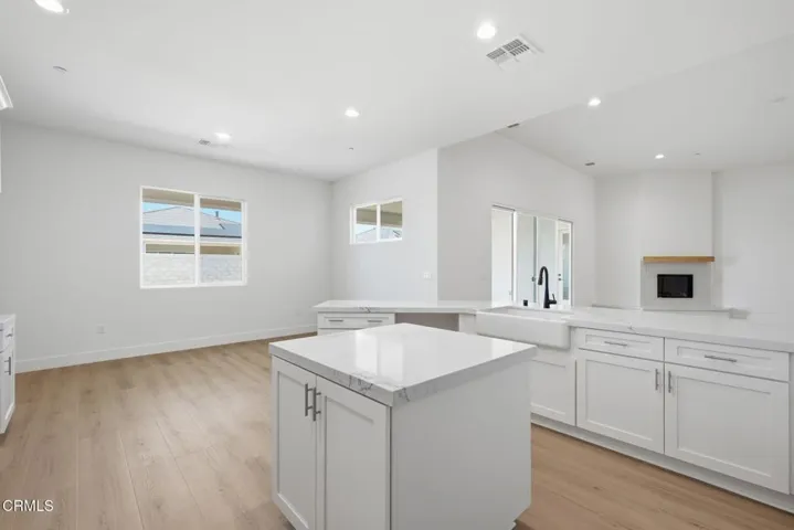 21-web-or-mls-13615-velma-pearl