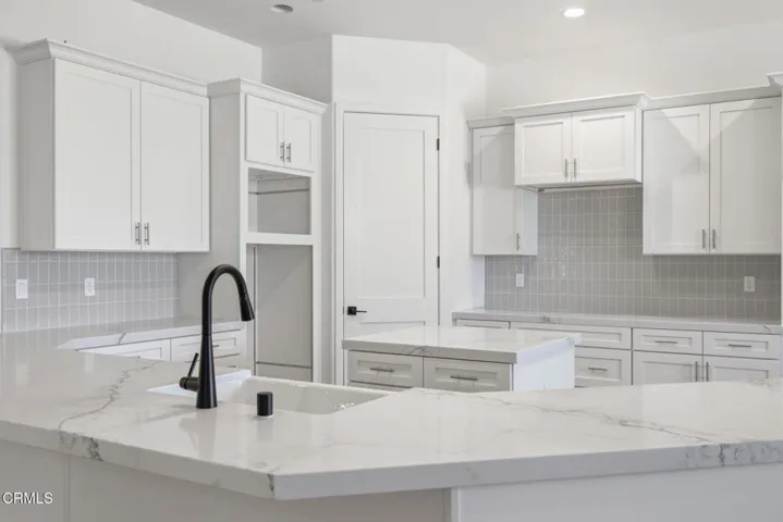 17-web-or-mls-13615-velma-pearl