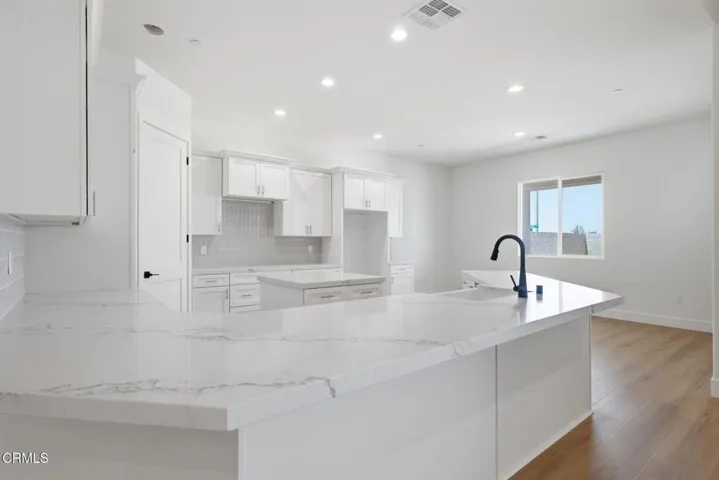 15-web-or-mls-13615-velma-pearl