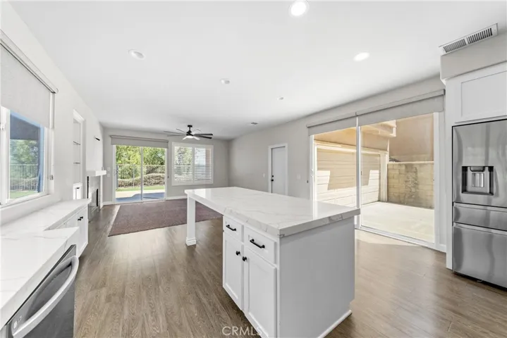 3306 Rochelle, Corona, California 92882